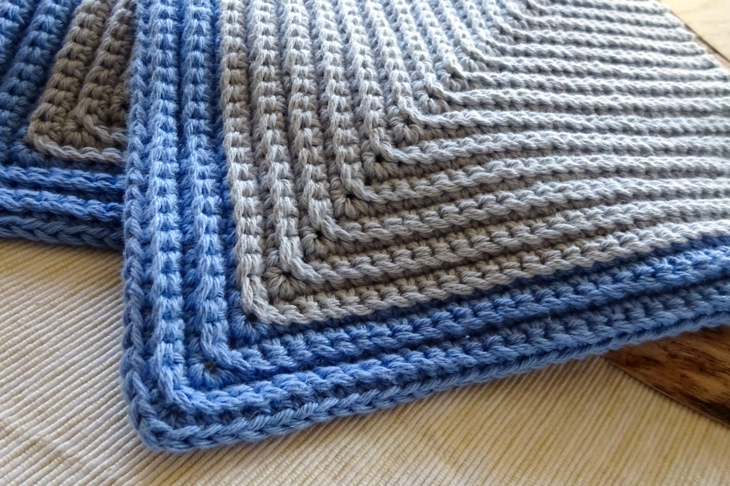 Mehrfarbige Retro-Topflappen aus Baumwolle