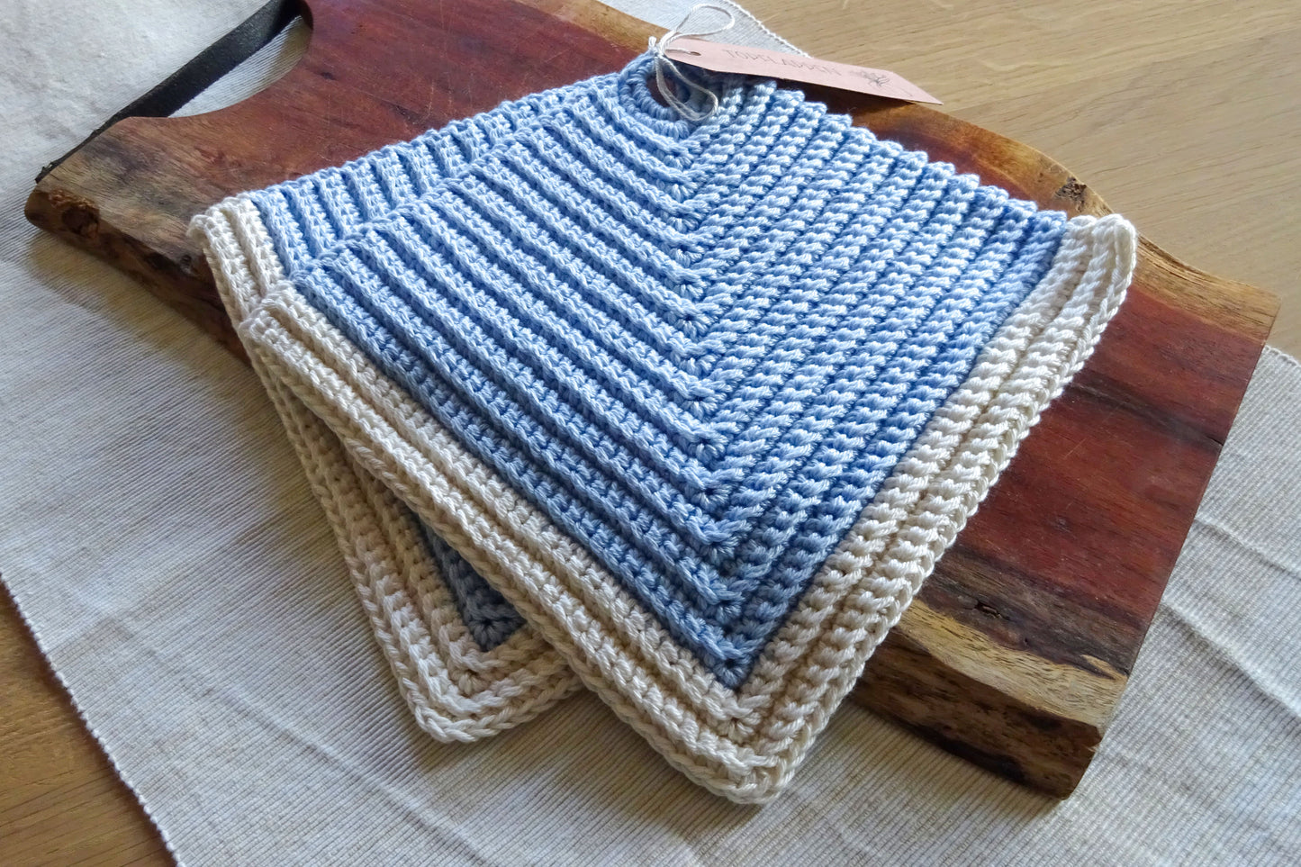 Topflappen "Retro-Rippenmuster" himmelblau & weiß, mehrfarbig