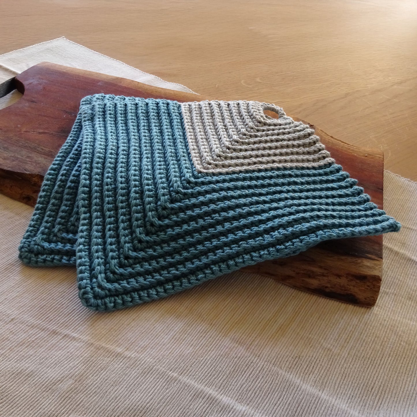 Blaue gehäkelte Topflappen aus Baumwolle